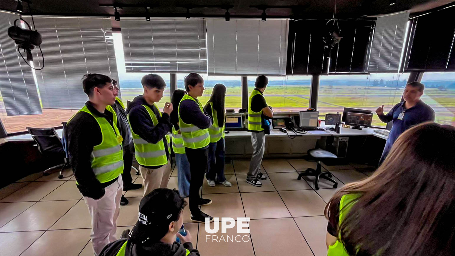 Estudiantes de Administración de Empresas realizaron visita técnica al Aeropuerto Internacional Guaraní